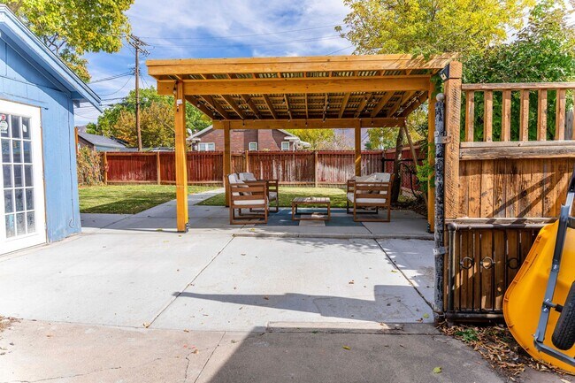 Building Photo - 1241 S 700 E