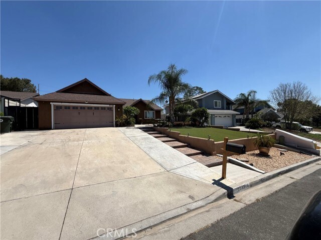 Building Photo - 5948 Quiroz Dr