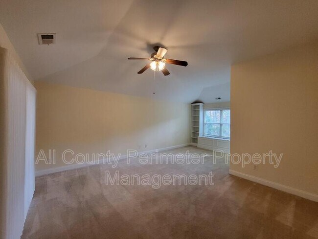 Building Photo - 117 Cottage Club Dr