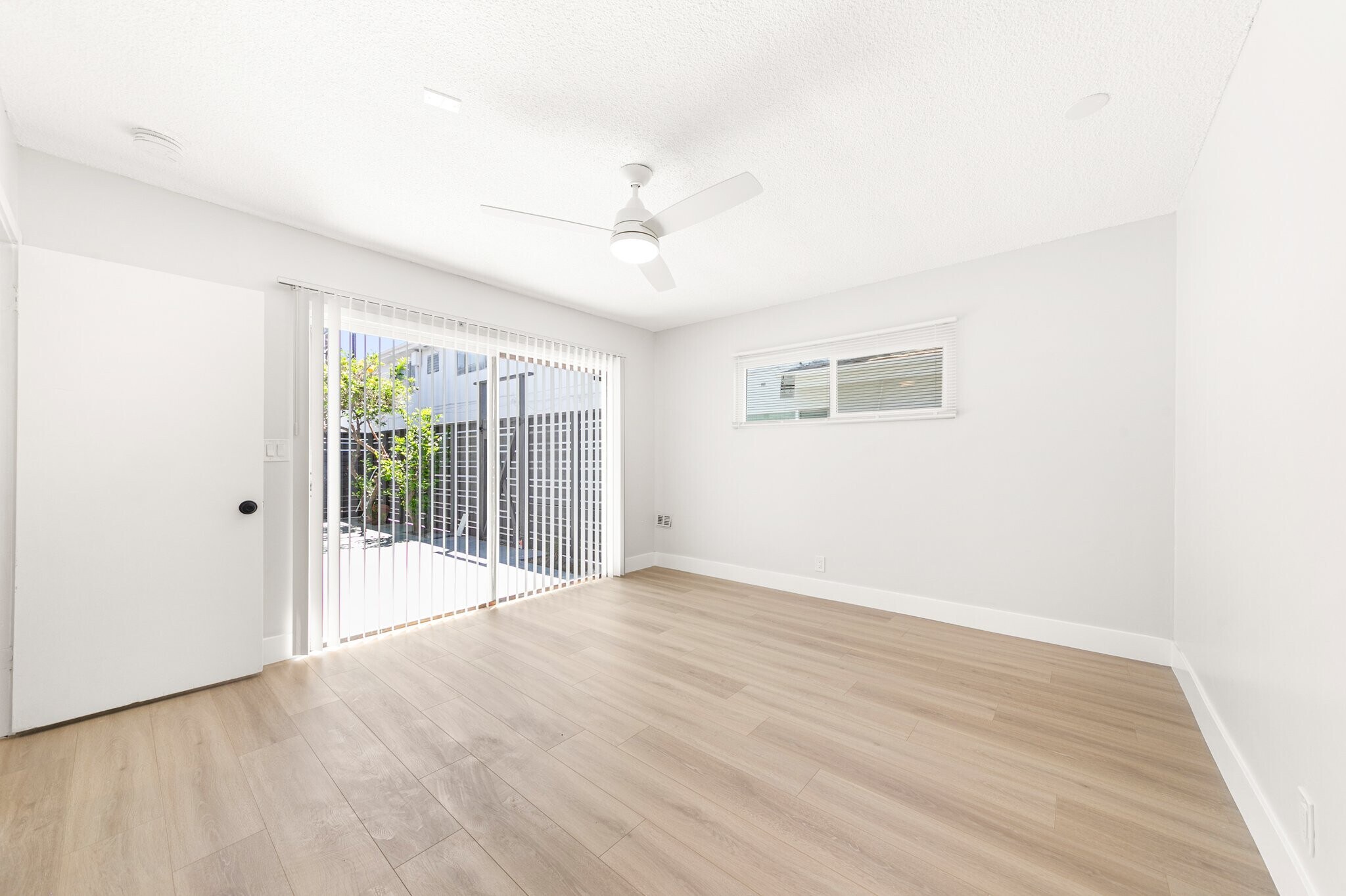 Building Photo - 11126 Crenshaw Blvd