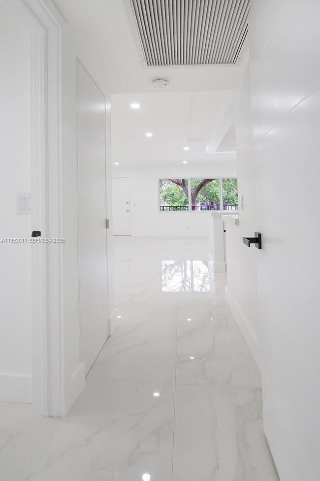 Building Photo - 13250 SW 7th Ct