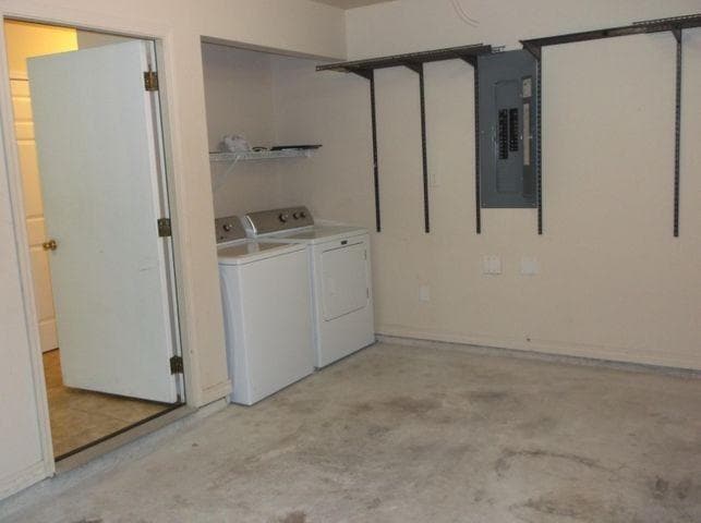 Building Photo - 1109 Tiki Too Ave