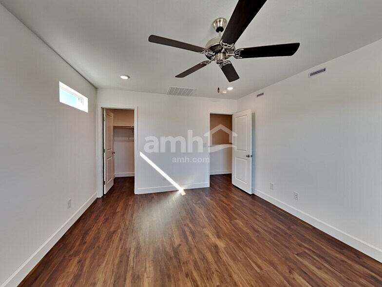 Building Photo - 8817 Tiger Tooth Ave