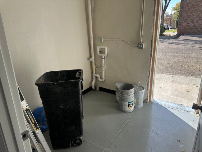 Building Photo - Newly Remolded large efficiency could also...