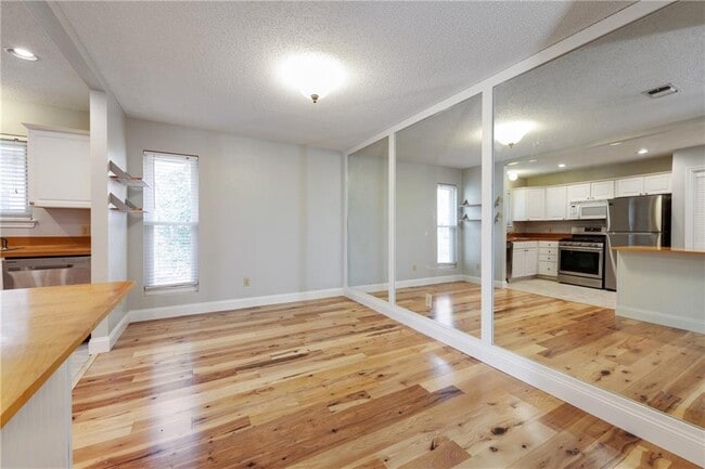 Building Photo - 1801 W 37th St