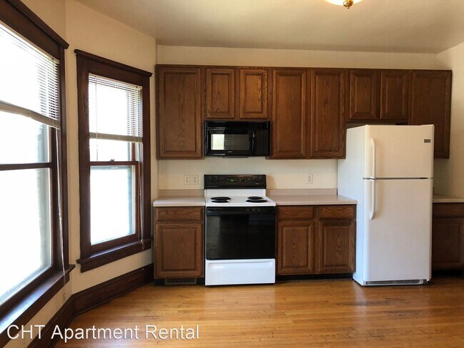 Building Photo - 4 br, 1 bath Apartment - 639 E. Johnson St.