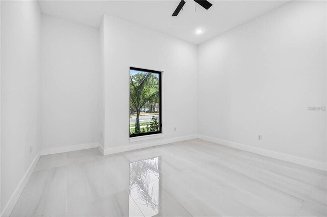 Building Photo - 4426 W Euclid Ave