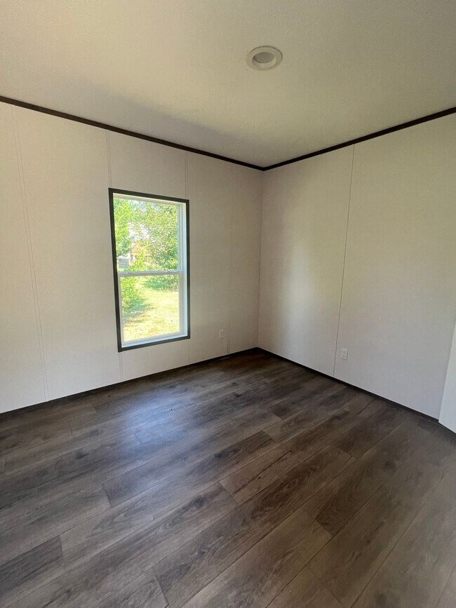 Building Photo - Three bedroom, two bath newer mobile home in Ruffin
