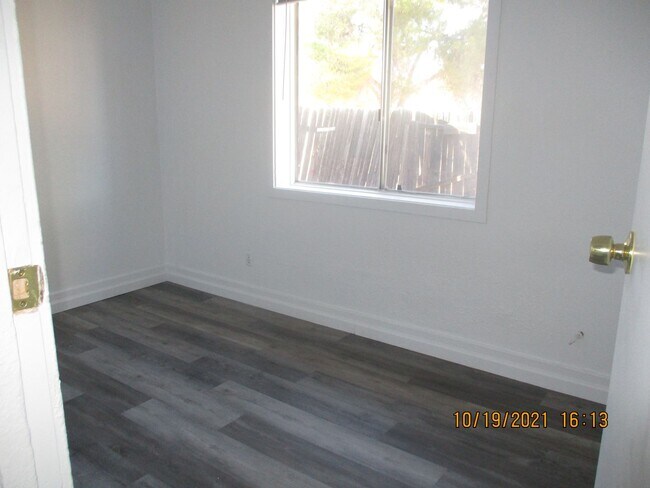 Building Photo - 540 North Ave