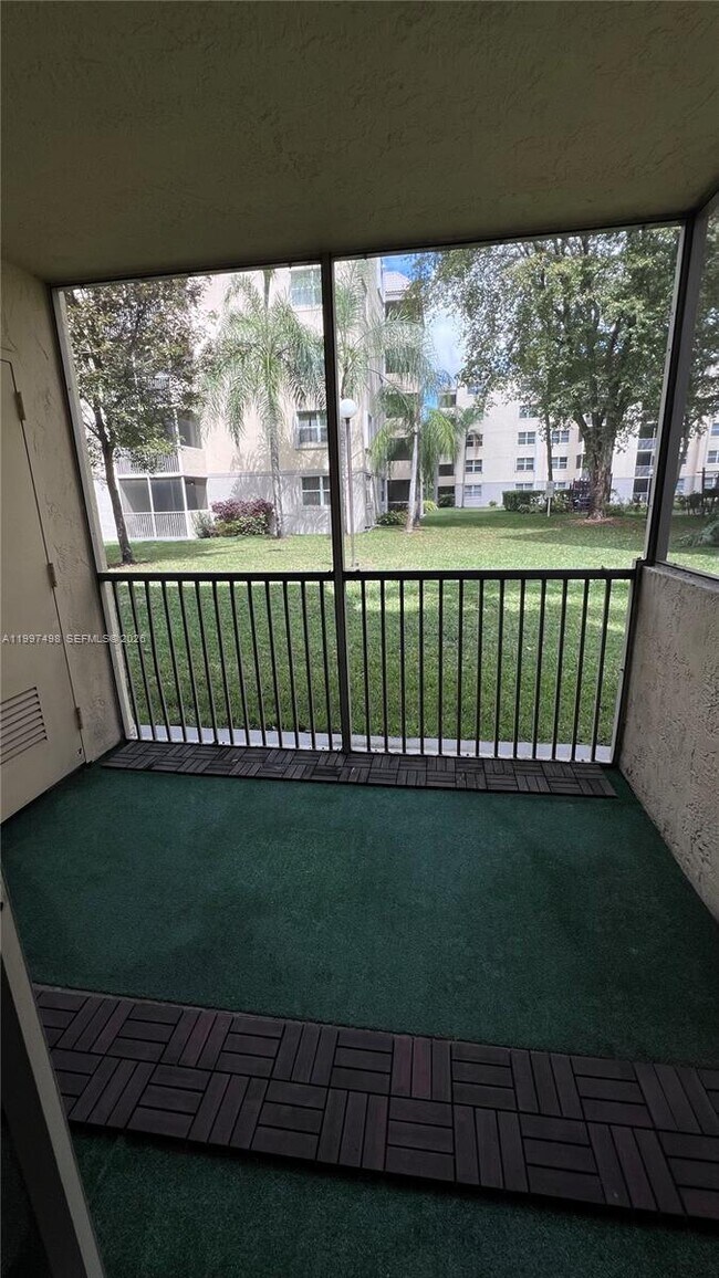 Building Photo - 8215 Lake Dr