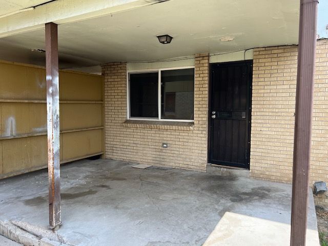 Building Photo - 721 Fraser St