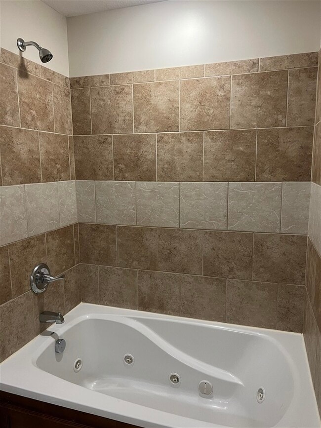 Building Photo - 593 Springfield Blvd