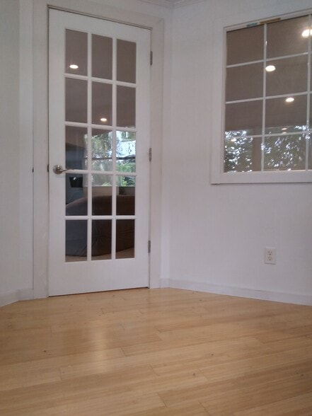 Building Photo - 171 Swift St