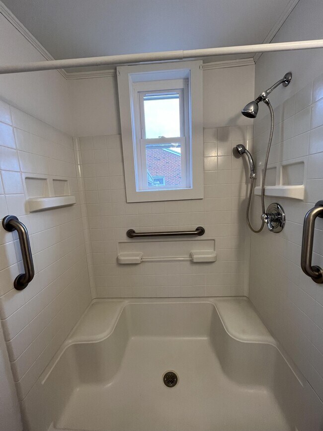 Building Photo - 2235 Middle St