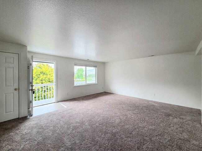 Building Photo - 1409 Maple St