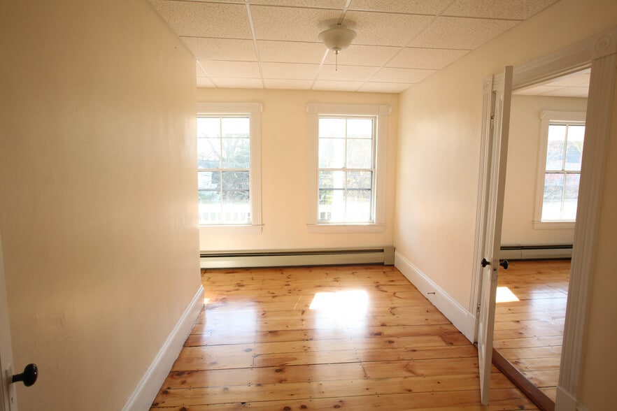 Bedroom 1 - 15 Lebanon St