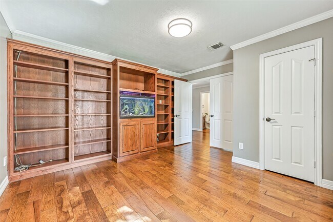 Building Photo - 513 Meadow Bend Dr