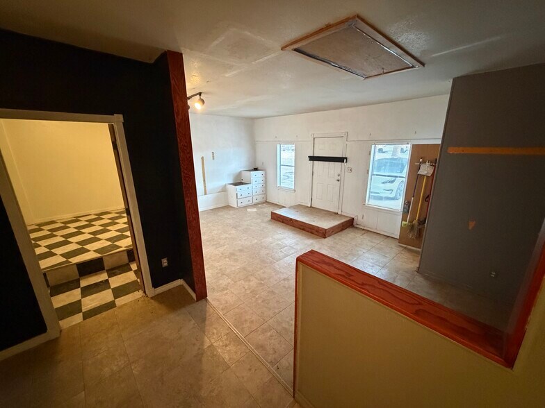 Building Photo - 3408 Upland Ave