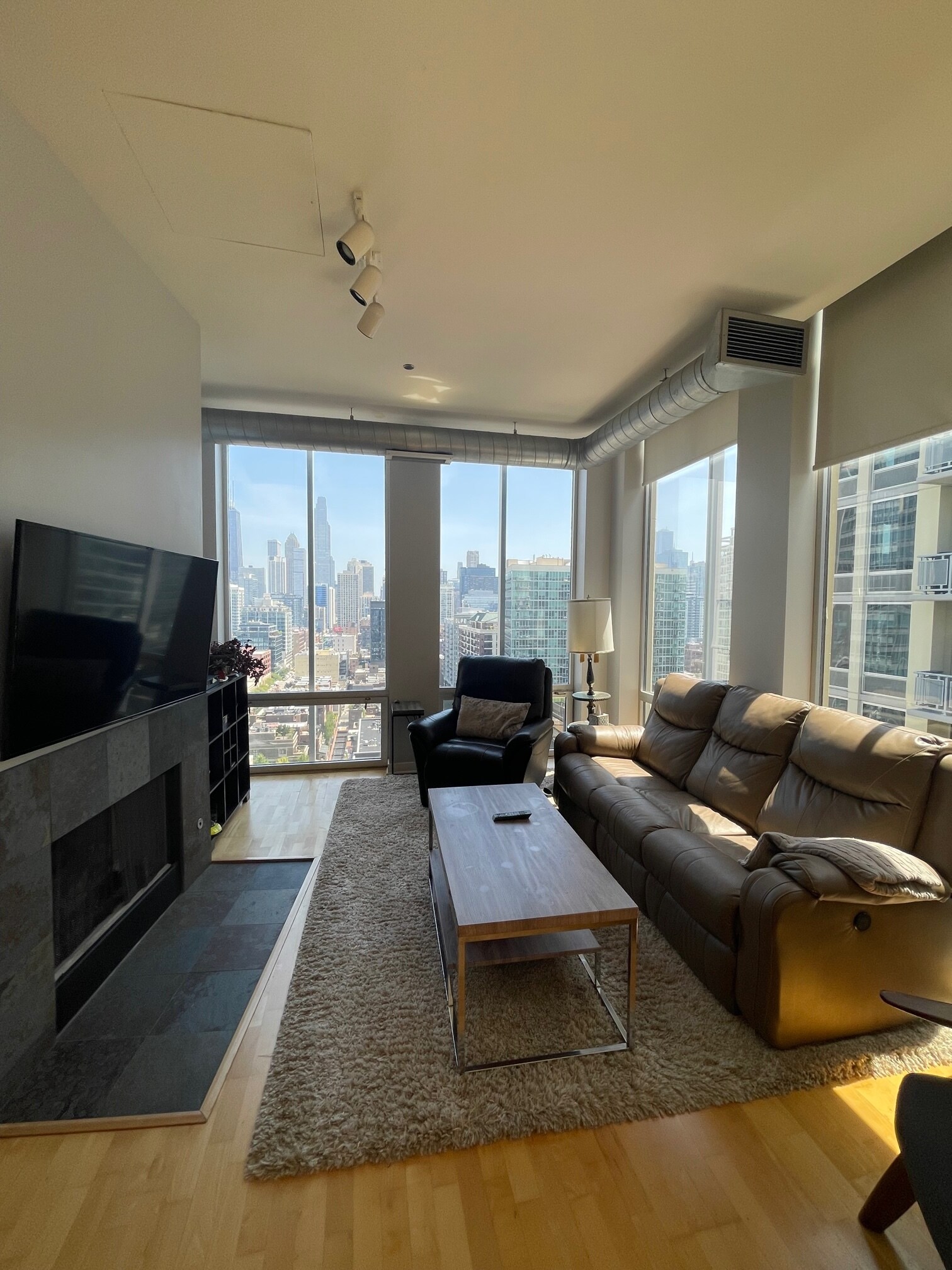 Living Room - 720 N Larrabee St Unit 1707