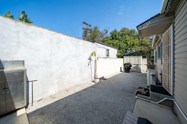 Building Photo - 4816 Bancroft St