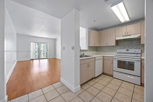 Building Photo - 50 Menores Ave