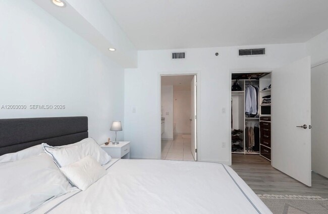 Building Photo - 55 SE 6th St