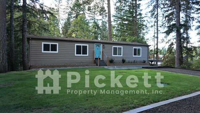 Primary Photo - 4 Bedroom Lake Tahuyeh Home