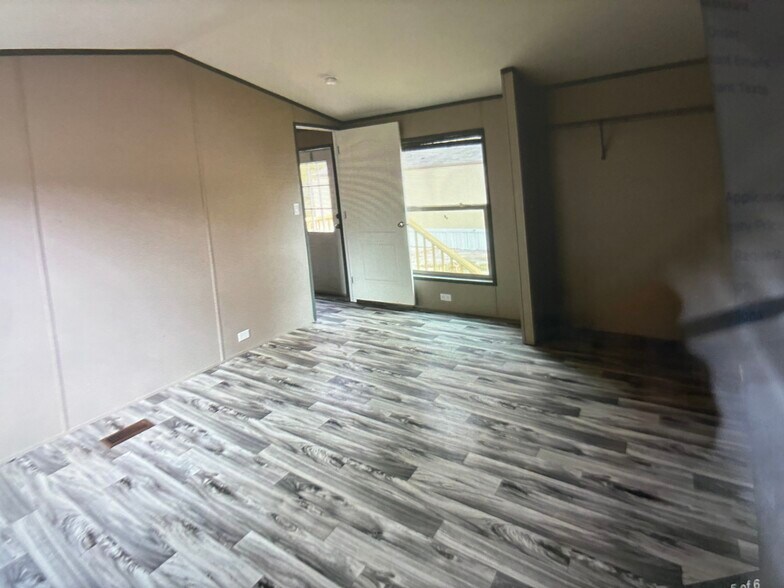 Building Photo - 3000 John Harden Dr