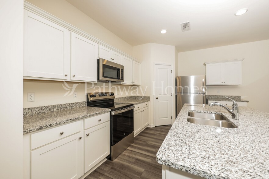 Building Photo - 1074 Large Poppy Dr