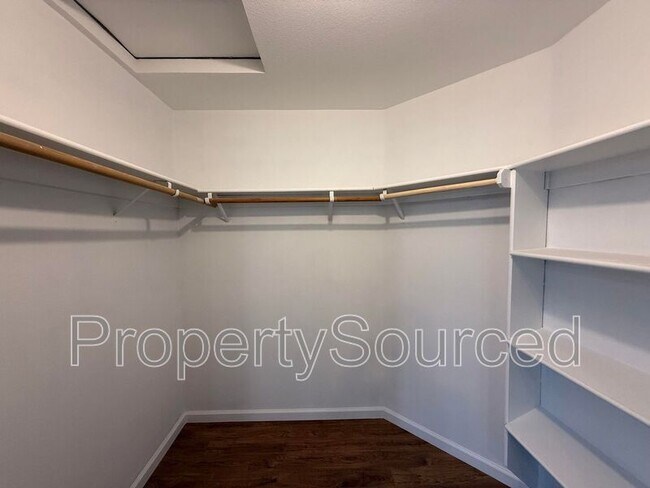 Building Photo - 428 Phoenix Ave