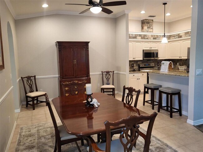Building Photo - 201 Auburn Woods Cir