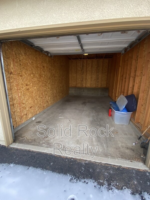 Building Photo - 3975 Riviera Grove