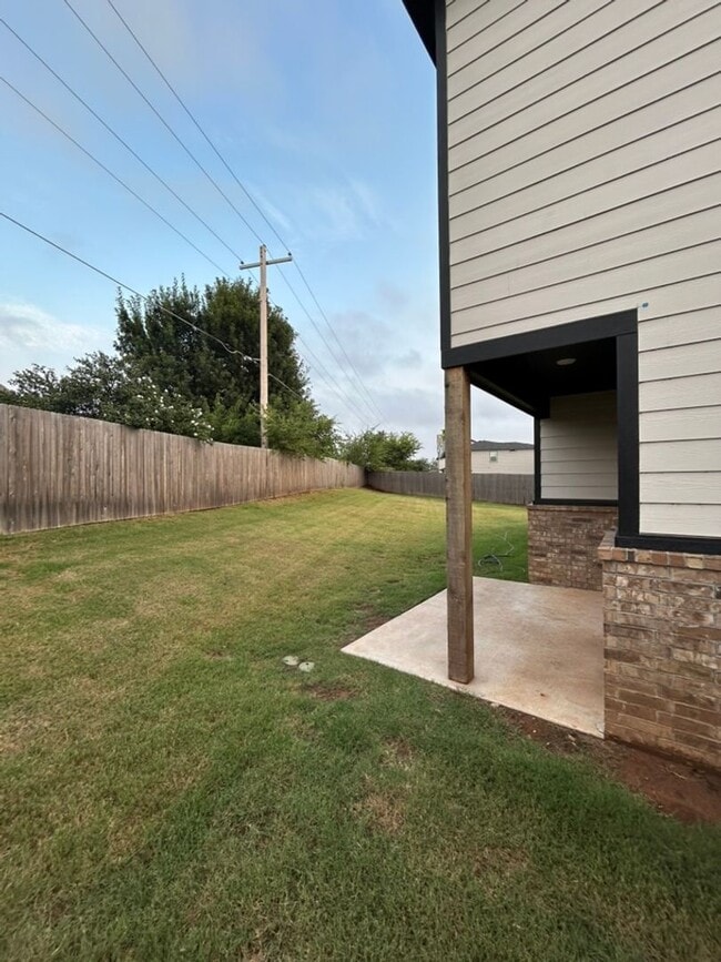 Building Photo - 500 NW 176th Terrace