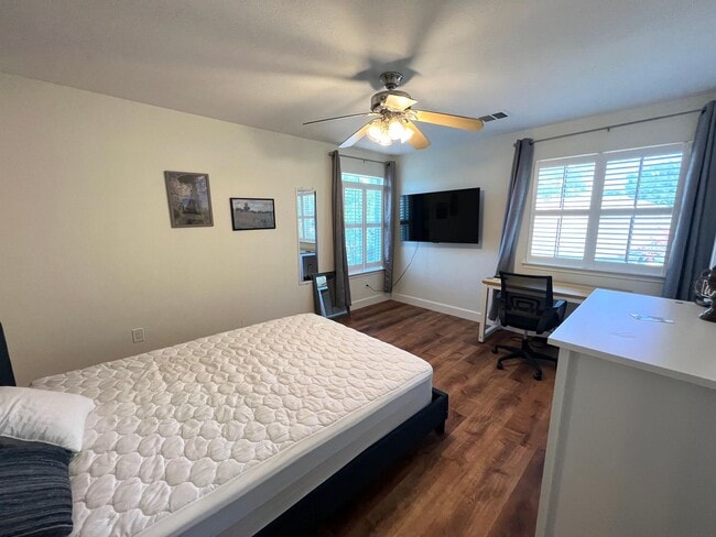 Building Photo - 3 Bedroom 2.5 Bath 1 Single Family Home for Rent in Cambridge Heights Area of Round Rock, Texas, ...