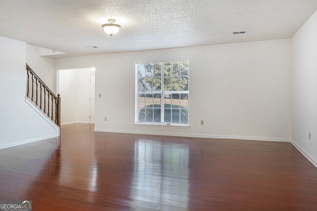 Building Photo - 1331 Baywood Glen