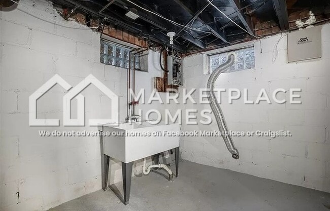 Building Photo - 16252 Ilene St