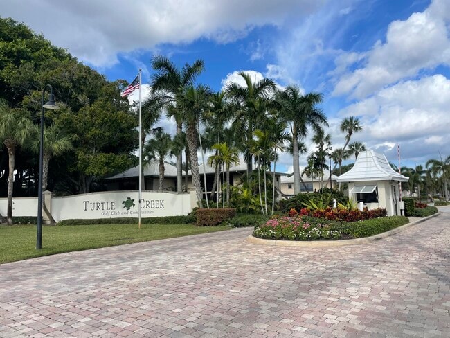 Building Photo - 6 Concourse Dr