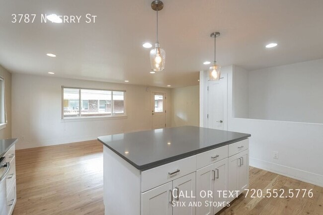 Building Photo - 3787 Perry St