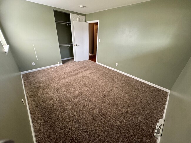 Building Photo - 3 Bedroom- Upper Arlington area