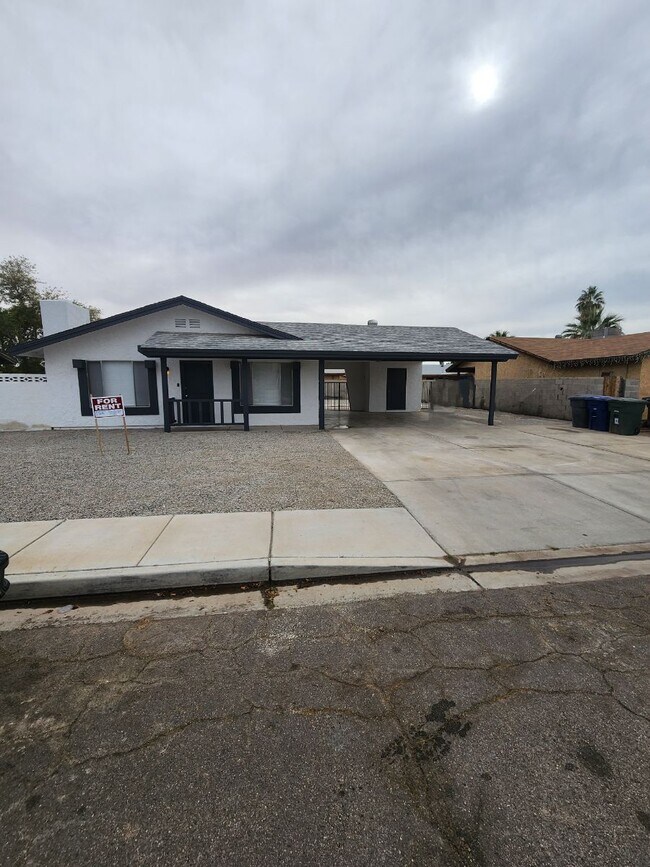 Primary Photo - 1757 W 27th Ln