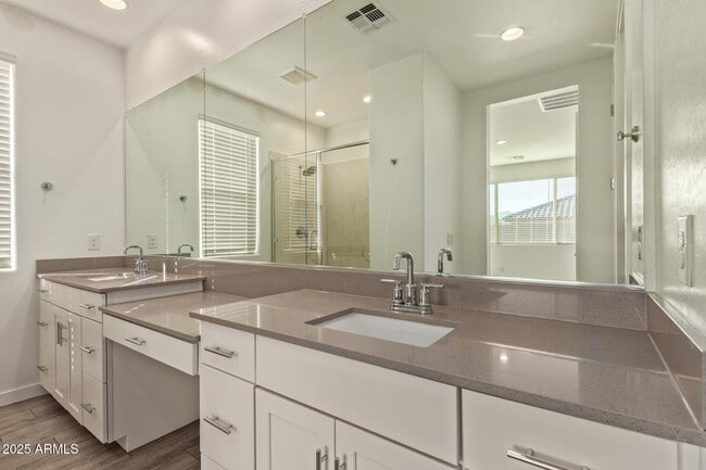 Building Photo - 11207 W Luxton Ln