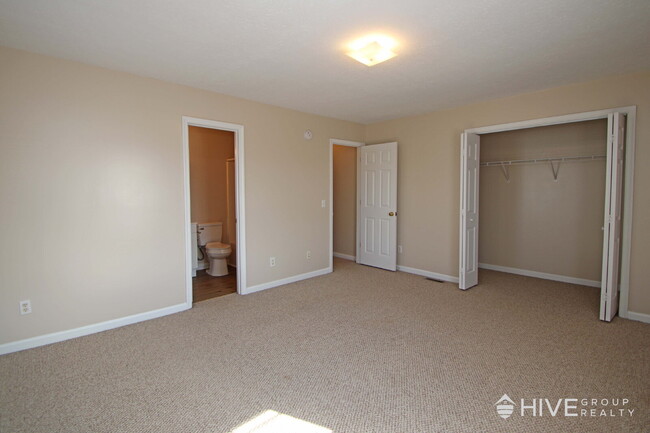 Building Photo - 1041 Oriole Ln