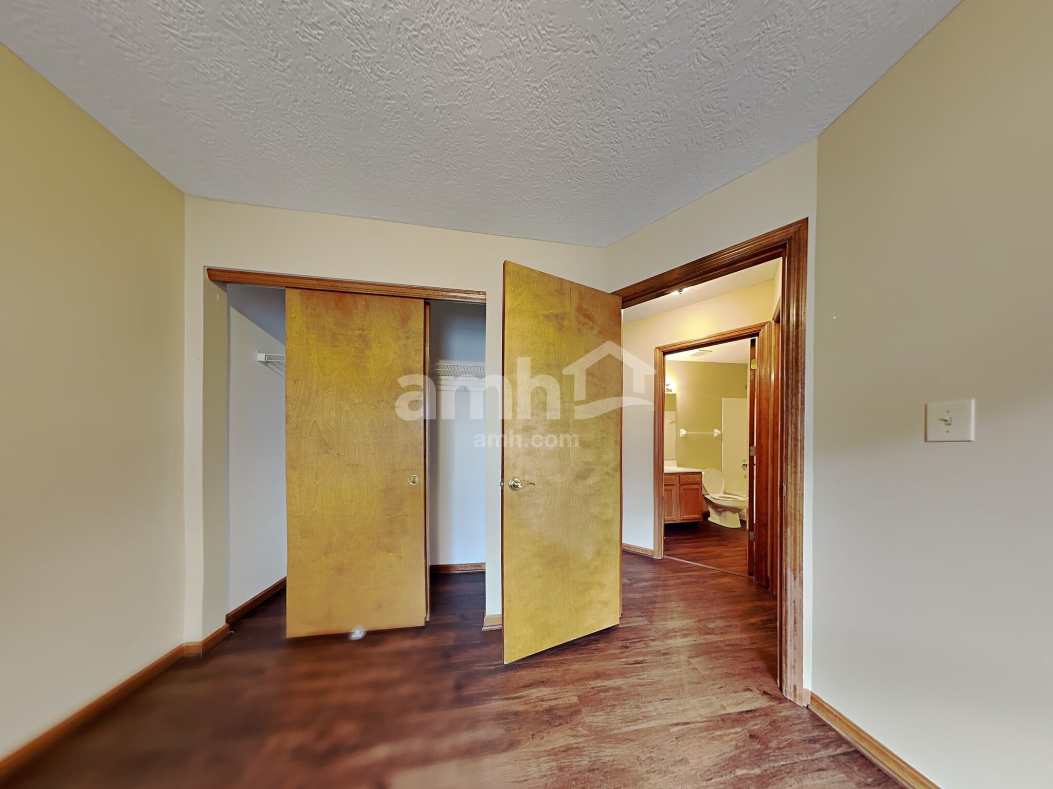 Building Photo - 333 Greenwood Ln