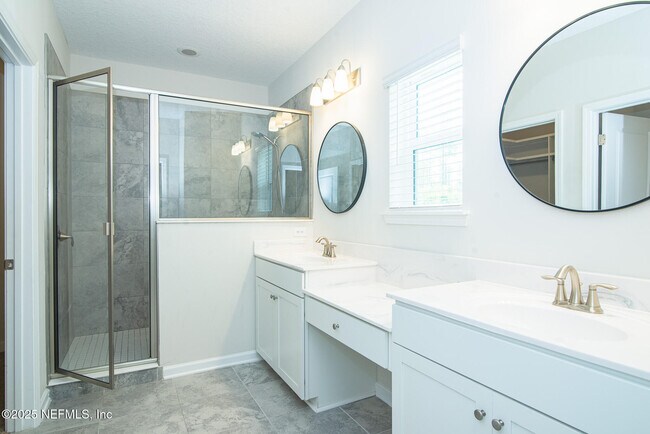 Building Photo - 690 Windermere Way