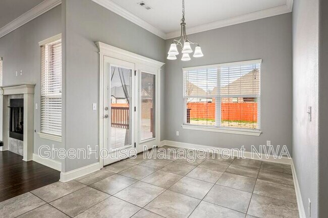 Building Photo - 4405 SW Eggersway Pl