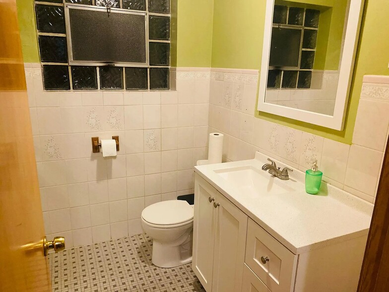 Building Photo - 5530 N Major Ave