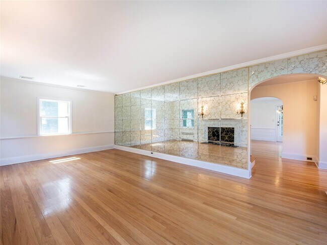 Building Photo - 91 Pickwick Rd