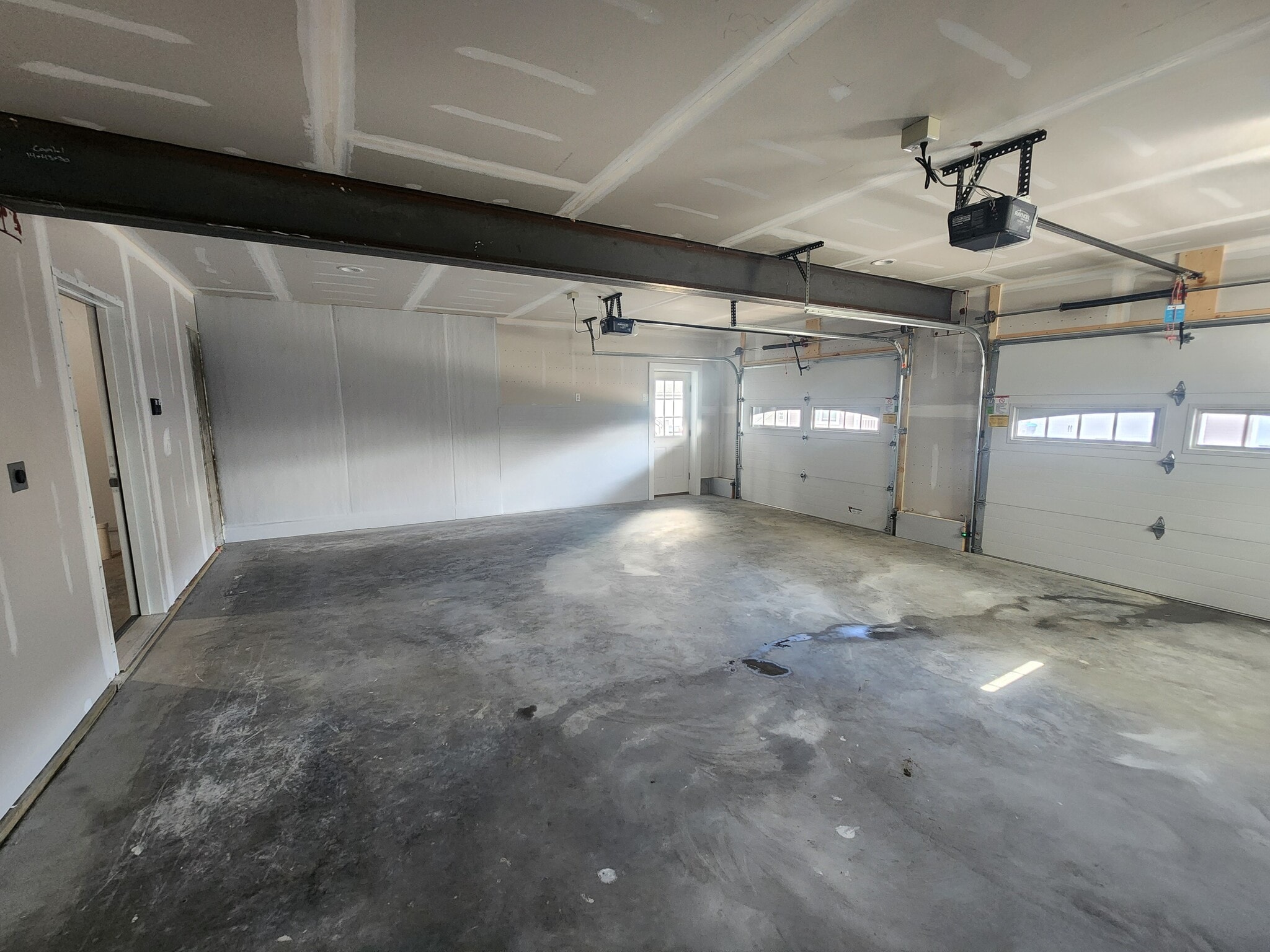 Building Photo - 69 Ivan Dr