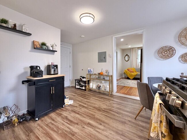 Building Photo - 331 4th St