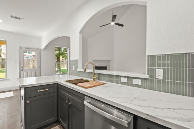 Building Photo - 71 Black Swan Pl